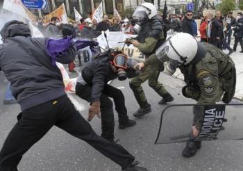 Disturbios en Atenas (Foto: EFE)