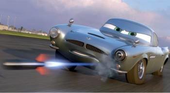 Fotograma en donde aparece el vehículo Finn McMissile con voz de Michael Caine, durante una escena de la cinta de animación 'Cars 2'. Foto: EFE/Pixar