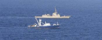 Un barco español intercepta a piratas somalies (Foto: EFE)