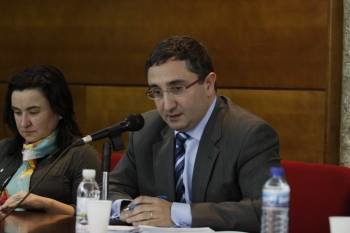 Argimiro Marnotes, alcalde de Carballiño, durante un pleno. (Foto: XESÚS FARIÑAS)