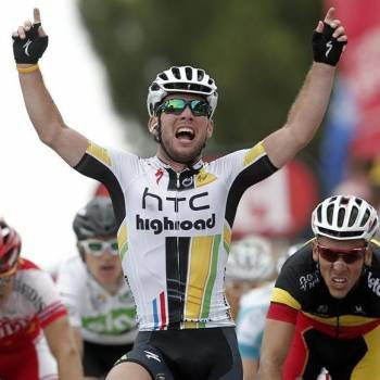 Mark Cavendish, celebra la victoria conseguida en la quinta etapa del Tour. Foto: Ian Langsdon