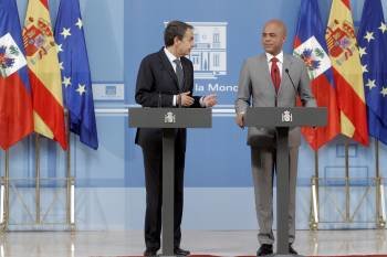 Zapatero y Martelly, tras la reunión en Moncloa. (Foto: JUANJO MARTÍN)