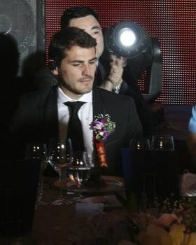 Iker Casillas en Pekín en una cena benéfica donde subastó varios artículos deportivos autografiados para recaudar fondos para el fomento del deporte y de la educación en las zonas menos afortunadas de China. Foto: Javier Ibáñez