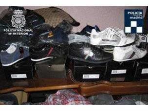 Incautación de ropa falsificada (Foto: EFE)