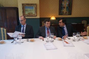 El comité ejecutivo de Navalia celebró ayer un almuerzo de trabajo en el Club Financiero Vigo. Foto: Vicente Alonso