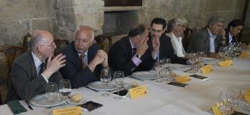 Os tres rectores das universidades galegas, no encontro. (Foto: )