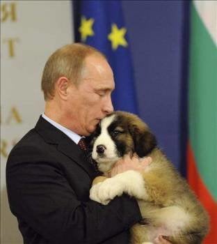 Vladimir Putin y su perro  (Foto: Archivo EFE)
