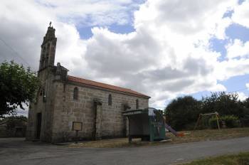 Iglesia de la parroquia de Rañestres (Maside). (Foto: MARTIÑO PINAL)