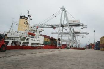 El Puerto de Vigo es la principal referencia para la exportación de mercancías en Galicia.