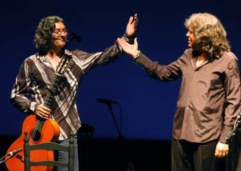 Manuel Moreno Junquera 'Moraíto chico' (i), en una actuación con el cantaor José Mercé.