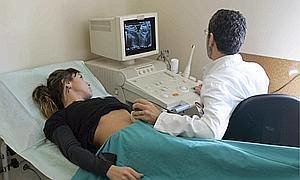 Médicos turcos realizan un trasplante de útero que esperan que sea el primero en tener éxito en la historia de la medicina. (Foto: Archivo)