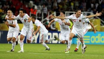 Los jugadores de la selección española celebran su pase a cuartos de final (Foto: EFE)