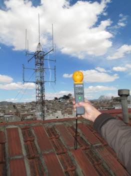 El paisaje habitual de las ciudades son los edificios que culminan con numerosos tipos de antenas. (Foto: ARCHIVO)