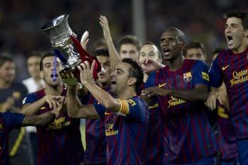 El Barcelona celebra el título de Supercopa tras superar al Real Madrid en el encuentro de vuelta.
