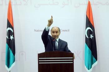 Mustafa Abduljalil, en la rueda de prensa en Bengasi. (Foto: MIGUEL TOÑA)