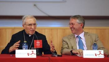 El cardenal de Madrid, Antonio Rouco Varela, y el director ejecutivo de la JMJ, Yago de la Cierva. (Foto: J. L. PINO)