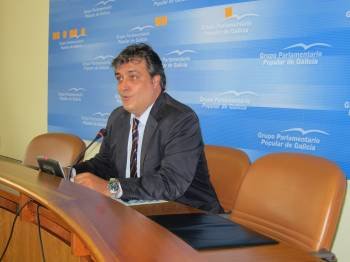 El portavoz del PPdeG en el congreso, Pedro Puy Fraga, durante una rueda de prensa (Foto: Europa Press)