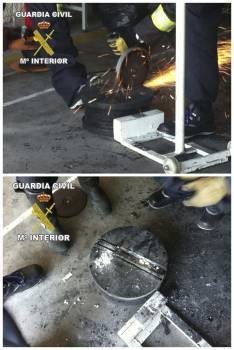 Fotografía facilitada por la Guardia Civil tras la intervención en el aeropuerto madrileño de Barajas de 23 kilos de cocaína que transportaba en el interior de una pieza de construcción, conocida como bobina 'antisísmica', 