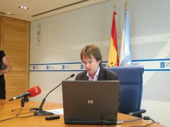 Francisco Menéndez, presidente de Augas de Galicia, en la rueda de prensa. (Foto: E.P:)