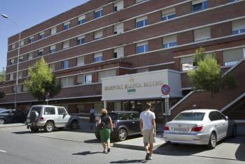 Hospital Blanca Paloma de Huelva, donde ayer falleció Ramona Estévez, a quien se le retiró la sonda nasogástrica el pasado 23 de agosto. (Foto: JULIÁN PÉREZ)