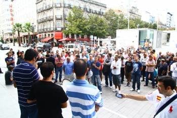 Los sindicatos celebraron en Vigo una asamblea de delegados y convocaron a la huelga el jueves.
