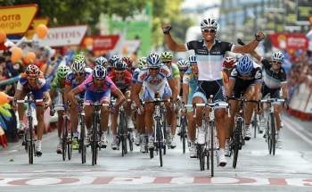 El italiano Daniele Bennati (Leopard Trek) se impone vencedor de la vigésima y penúltima etapa de la Vuelta a España (Foto: Jose Manuel Vidal)