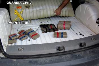 Imagen del vehículo con droga en su interior (Foto: EFE)