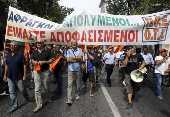 Protesta de funcionarios contra los planes de austeridad del Gobierno griego. (Foto: O. PANAGIOTOU)