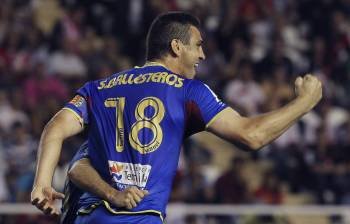 Ballesteros celebra un gol del Levante (Foto: EFE)