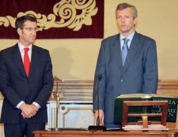 El conselleiro de Presidencia, Alfonso Rueda, junto a Alberto Núñez. (Foto: Archivo)