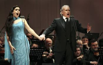 El tenor español José Carreras y la soprano Marina Silva.