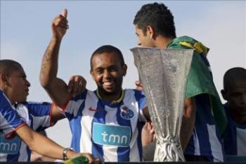 Los jugadores del Oporto celebrando el título en la Europa League (Foto: EFE)