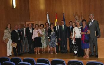 Todos los homenajeados, incluido Baltar (tercero por la izquierda), junto al conselleiro Jesús Vázquez.