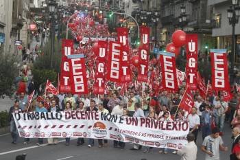 Muy numerosa la marcha de ayer en Vigo en defensa de los puestos de trabajo.