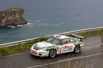 El Porsche 911 de Vallejo, durante el rally de Llanes