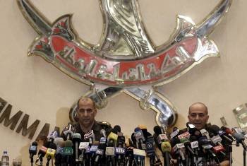 Hegazi y Emara, durante la rueda de prensa en El Cairo.  (Foto: STR)