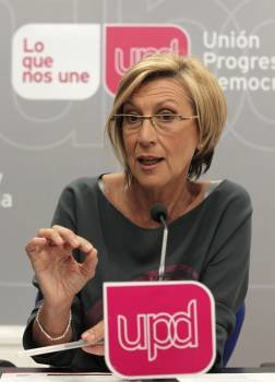 La líder de UPyD, Rosa Díez, durante la rueda de prensa que ofreció hoy en Madrid para presentar la campaña electoral de este partido (Foto: EFE)