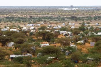 Imagen de archivo tomada el 17 de junio de 2011 del campo de refugiados de Dadaab, al noreste de Kenia. Dos trabajadoras españolas de Médicos Sin Fronteras (MSF) España fueron secuestradas hoy en el campo de refugiados keniano de Dadaab