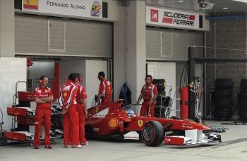 El Ferrari de Alonso, en el box del equipo en Yeongam. (Foto: MANAM V.)