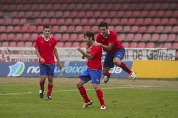 Quintairos y Eder, los máximos artilleros del Ourense, celebran un gol. (Foto: MIGUEL ÁNGEL)