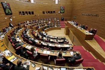 El Parlamento de la Comunidad Valenciana ha aprobado por unanimidad crear una comisión de investigación sobre el proceso que llevó a Caja Mediterráneo (CAM) a ser intervenida por el Banco de España (Foto: EFE)