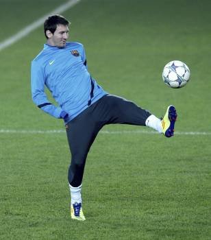 Leo Messi, ayer durante el entrenamiento en el Synot Arena de Praga. (Foto: FILIP SINGER)