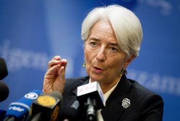 La directora gerente del Fondo Monetario Internacional (FMI), Christine Lagarde, comenta en rueda de prensa los resultados de su visita de dos día a China (Foto: EFE)