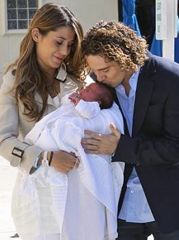 David Bisbal y Elena Tablada con su hija Ella.