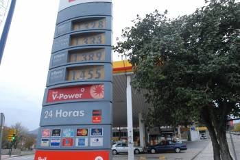 El litro de diésel y súper 95 en Vigo subieron 2 céntimos en los últimos quince días en Vigo.