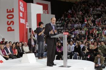 Rubalcaba durante el mitin del PSOE celebrado en Vigo