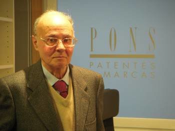 D. Carlos Fernández-Nóvoa en la sede de PONS Patentes y Marcas