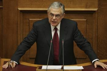 Lucas Papademos, primer ministro de Grecia, busca del respaldo del Parlamento a su programa. (Foto: ALEXANDROS VLACHOS)