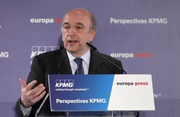El responsable europeo de la Competencia, Joaquín Almunia, durante una conferencia en Madrid. (Foto: KHALED EL FIQI)