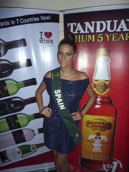 Verónica Doblas, la candidata española a la corona de Miss Tierra cuya gala se celebra este sábado en Manila (Foto: EFE)